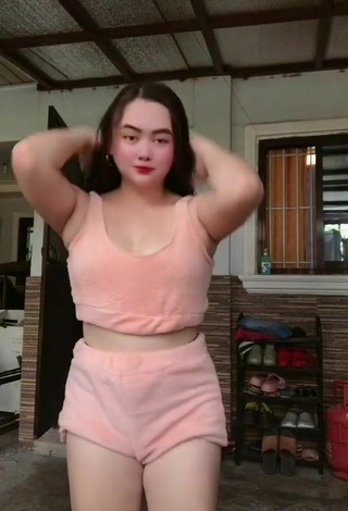 2. Hottest Delacruz Jane Pauline Shows Cleavage in Pink Crop Top and Bouncing Boobs