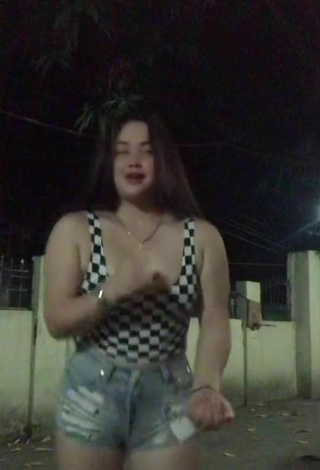 3. Fine Delacruz Jane Pauline Shows Cleavage in Sweet Checkered Crop Top