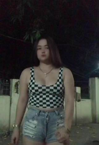 5. Fine Delacruz Jane Pauline Shows Cleavage in Sweet Checkered Crop Top