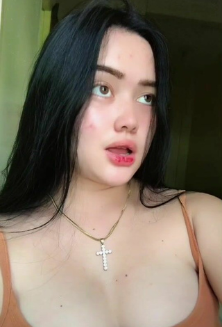 Hot Delacruz Jane Pauline Shows Cleavage