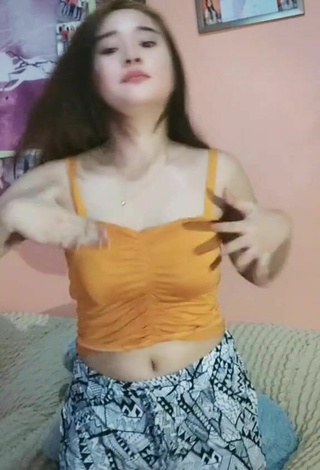 4. Sexy Trixia Panabang in Crop Top