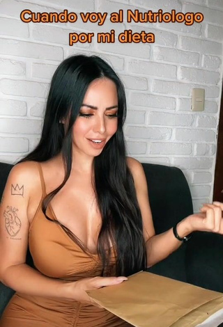 5. Hottie Jimena Sánchez Shows Cleavage