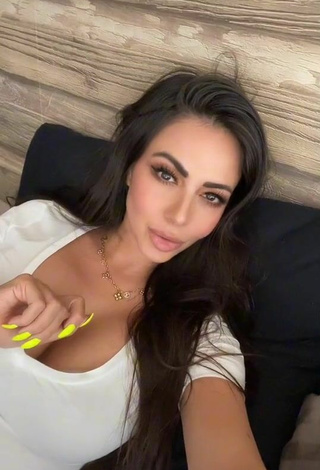 Sweet Jimena Sánchez Shows Cleavage