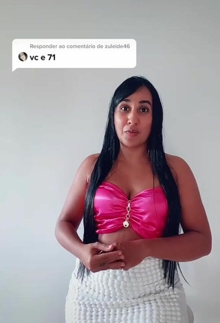 3. Sweetie Karollyny Campos Shows Cleavage in Pink Crop Top