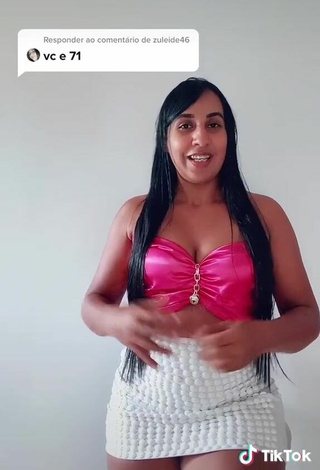 5. Sweetie Karollyny Campos Shows Cleavage in Pink Crop Top