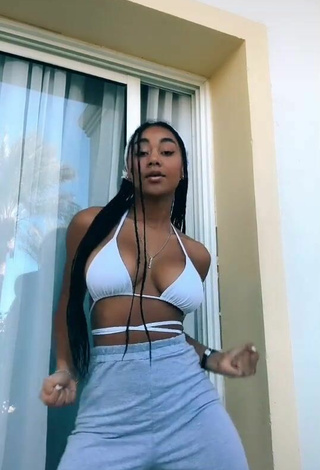 6. Sexy Elizabeth Anorue Shows Cleavage in White Bikini Top and Bouncing Tits