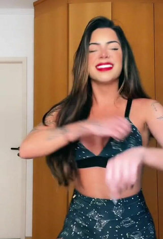 Sexy Luana Targinno in Sport Bra