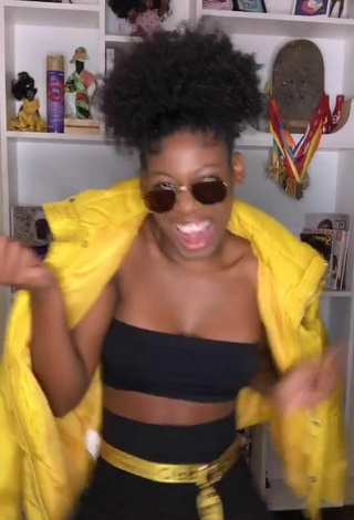 3. Sultry MC Soffia Shows Cleavage in Black Tube Top and Bouncing Boobs