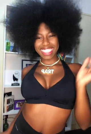 Beautiful MC Soffia Shows Cleavage in Sexy Black Crop Top