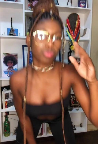 2. Luscious MC Soffia Shows Cleavage in Black Bikini Top and Bouncing Boobs