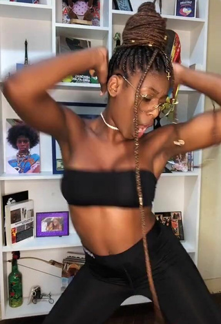 5. Luscious MC Soffia Shows Cleavage in Black Bikini Top and Bouncing Boobs