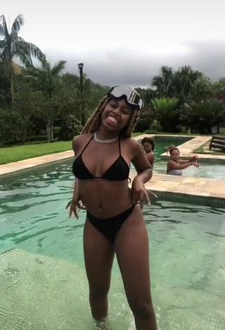 2. Luscious MC Soffia Shows Cleavage in Black Bikini at the Swimming Pool