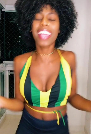 Luscious MC Soffia Shows Cleavage in Striped Crop Top and Bouncing Tits