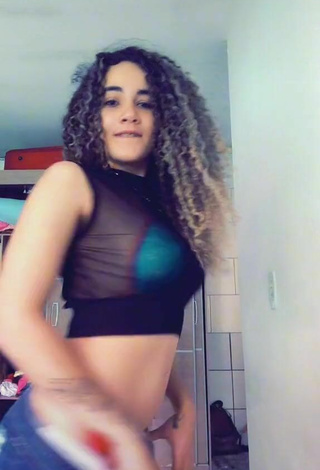 2. Hottest Michele Monteiro in Black Crop Top while Twerking