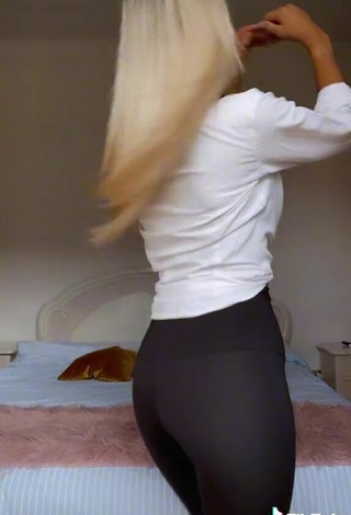 6. Luscious Nadejda Sendrea in Black Leggings