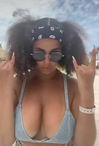 3. Sultry peachy.mely Shows Cleavage in Bikini Top (Side Boob)