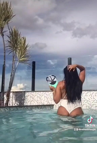 2. Luscious Renee Blimgiz Shows Butt at the Pool