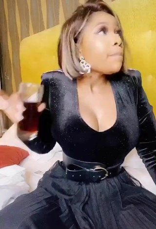 Sweet Tacha Shows Cleavage