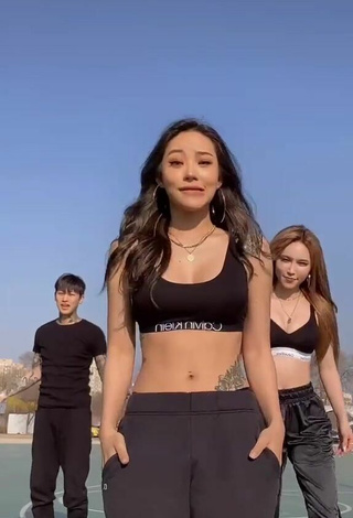 Sultry Jade 모델 제이드 in Sport Bra