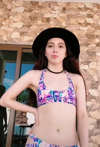 Sultry Cibely in Bikini