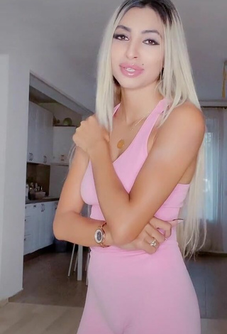 3. Sexy Adriana Ciriblan in Pink Crop Top