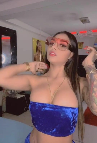 Sexy Anyuri Lozano Shows Cleavage in Blue Tube Top