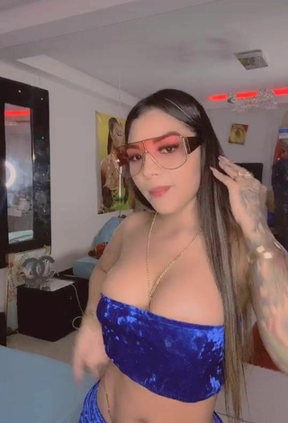 5. Sexy Anyuri Lozano Shows Cleavage in Blue Tube Top