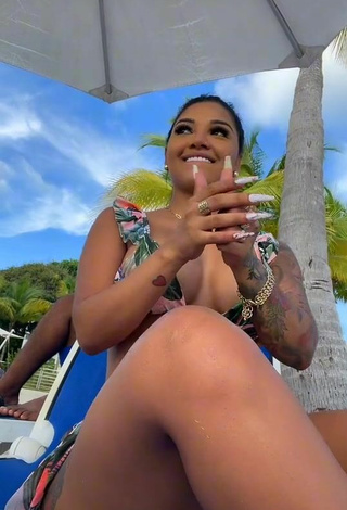 3. Sexy Anyuri Lozano Shows Cleavage in Floral Bikini Top