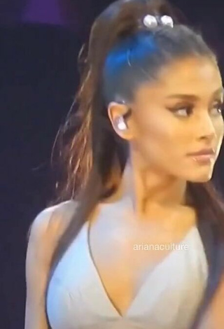 Sultry Ariana Grande content in Grey Crop Top