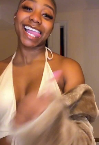 4. Cute Benita Jadah Shows Cleavage and Bouncing Tits