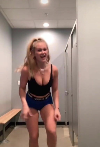 Caiti Mackenzie (@caiti_mackenzie) - Leaked Videos from TikTok