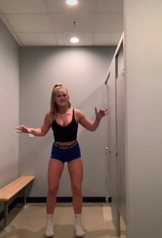 6. Amazing Caiti Mackenzie Shows Cleavage in Hot Black Crop Top and Bouncing Boobs