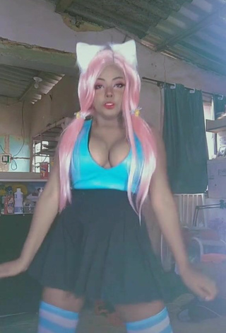 4. Dezza.cosplay Demonstrates Sweetie Cosplay and Bouncing Boobs