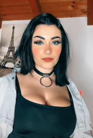 Cute Gaia Macula Shows Cleavage in Black Crop Top and Bouncing Boobs