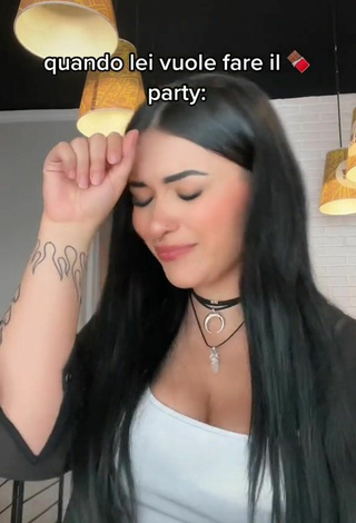 6. Luscious Gaia Macula Shows Cleavage in Grey Crop Top and Bouncing Boobs