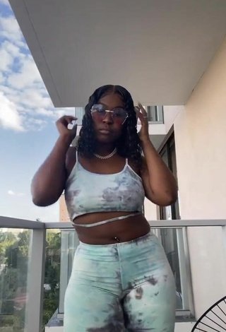 3. Seductive Airionna Lynch in Crop Top on the Balcony