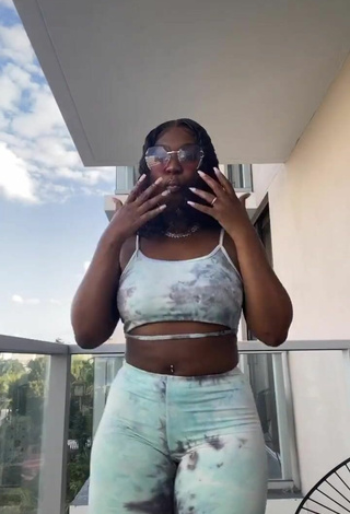 4. Seductive Airionna Lynch in Crop Top on the Balcony