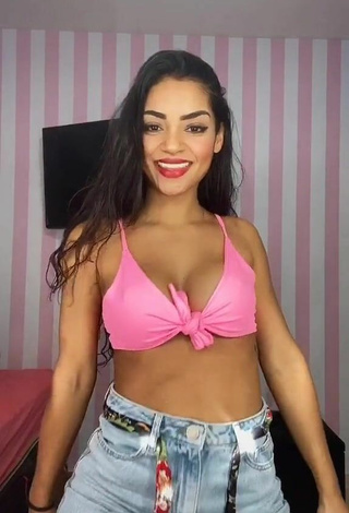 3. Beautiful Ingrid Muniz Shows Cleavage in Sexy Pink Bikini Top