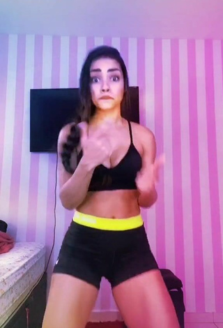 2. Pretty Ingrid Muniz Shows Cleavage in Black Crop Top