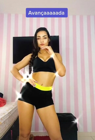 Amazing Ingrid Muniz Shows Cleavage in Hot Black Sport Bra while Twerking and Bouncing Boobs