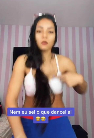 2. Seductive Ingrid Muniz Shows Cleavage in White Sport Bra and Bouncing Tits