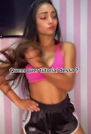 2. Sweet Ingrid Muniz Shows Cleavage in Cute Pink Sport Bra