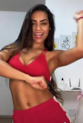 3. Hot Ingrid Muniz Shows Cleavage in Red Sport Bra