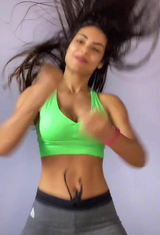 5. Erotic Ingrid Muniz Shows Cleavage in Green Crop Top