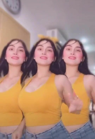 5. Sultry Karen Anne Tuazon Shows Cleavage in Crop Top