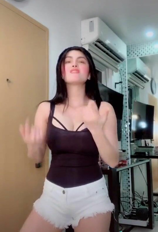 6. Hot Karen Anne Tuazon Shows Cleavage in Brown Top