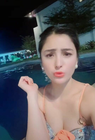 4. Dazzling Karen Anne Tuazon Shows Cleavage at the Swimming Pool