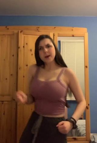 4. Hottie Layla Leischner Shows Cleavage in Brown Crop Top and Bouncing Tits