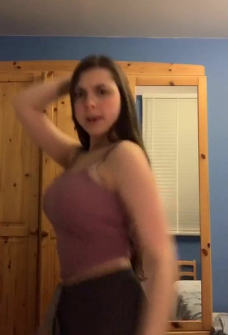 6. Hottie Layla Leischner Shows Cleavage in Brown Crop Top and Bouncing Tits