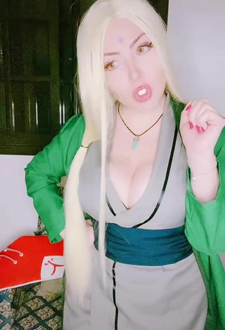 4. Luanagauchaoficial Shows Seductive Cosplay